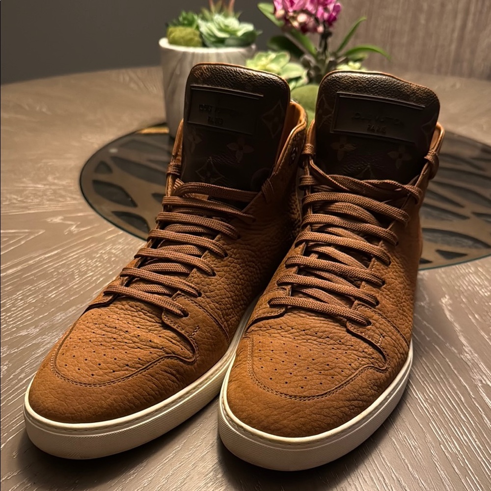 Louis Vuitton Brown High-Top Sneakers Suede Extremely Rare Excellent Condition